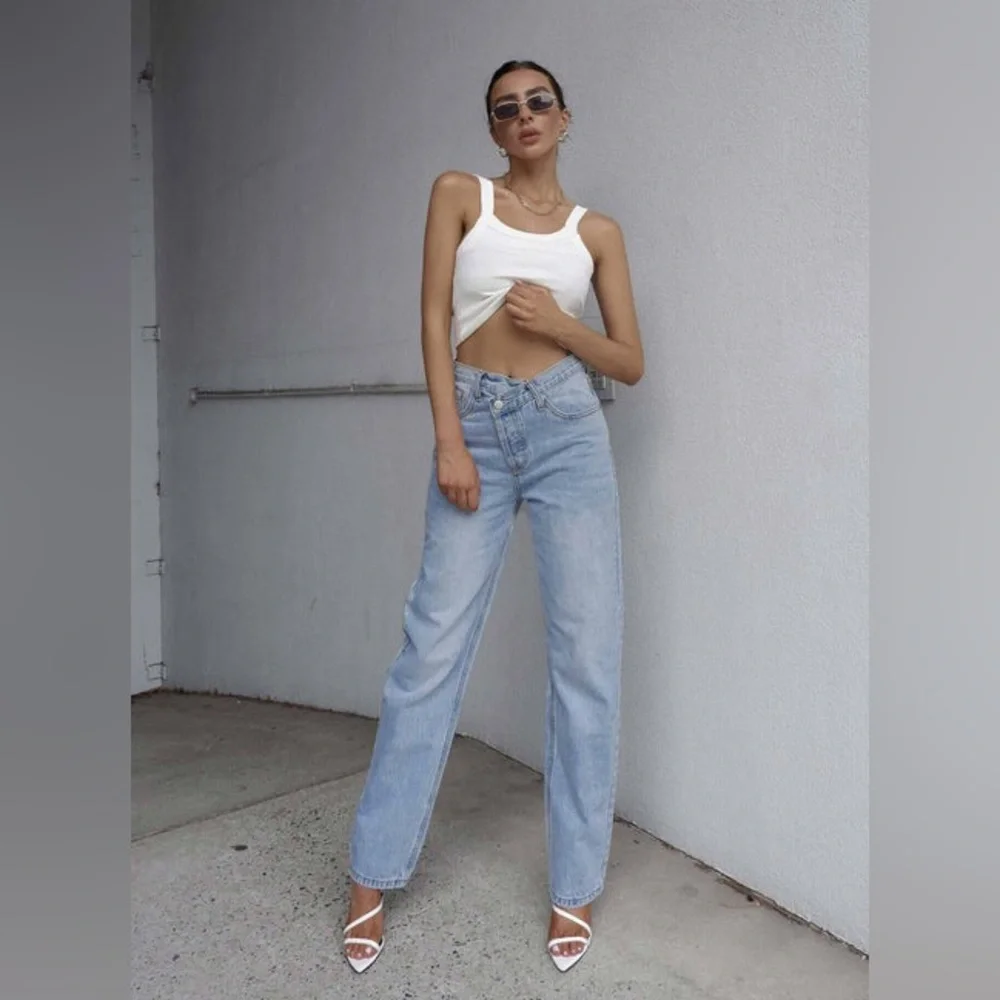 Princess Polly Asymmetric Straight Jeans - Picture 8 of 13